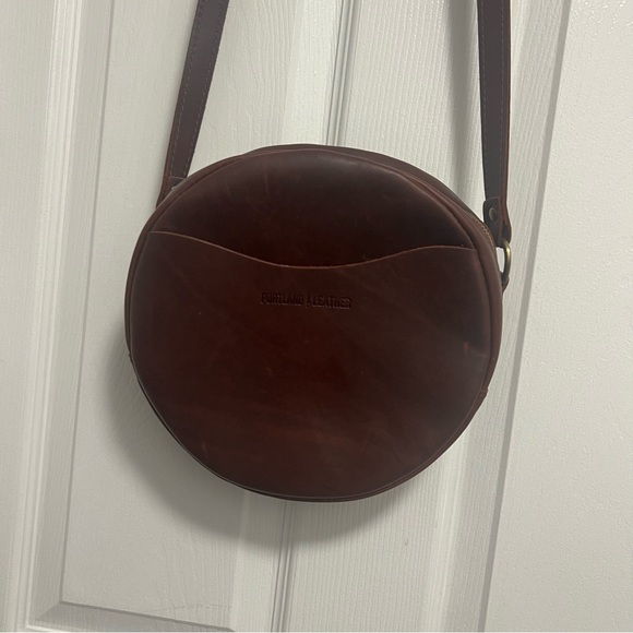 Portland Leather AP Large Circle Cross Body & AP Mini Envelope Cognac - Picture 3 of 5